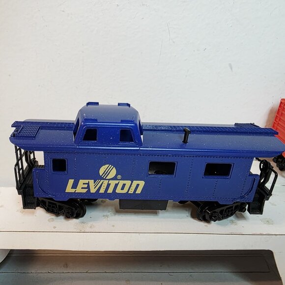 3 Vtg IHC Slovenia HO Scale Train Cars Tanker Caboose Leviton Panduit Klein - Picture 5 of 11